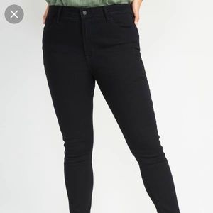 Old Navy Rockstar 20P Super Skinny Black EUC Denim